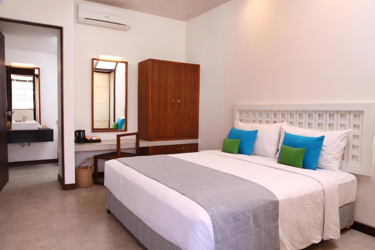 City Beds Negombo Exteriör bild