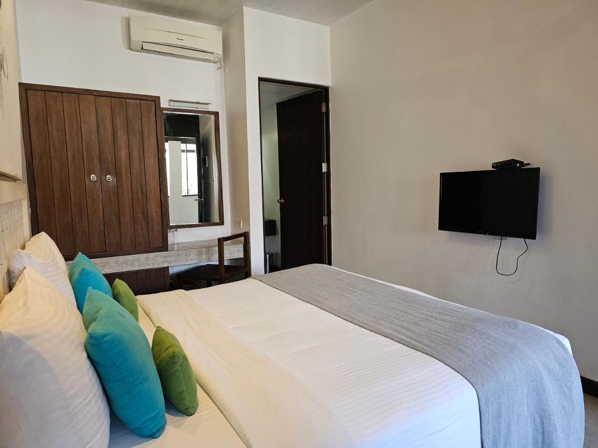 City Beds Negombo Exteriör bild